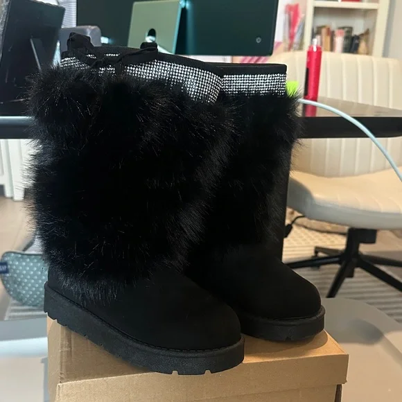 Black Faux Fur Boots - Picture 3 of 6